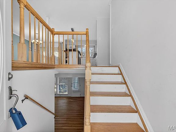 3rd image of 821 Courtland Pl