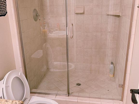 5th image of 261 Oakhurst Ln