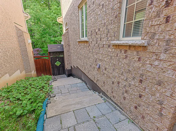 385 Maria Antonia Rd, Vaughan, ON L4H 0X5
