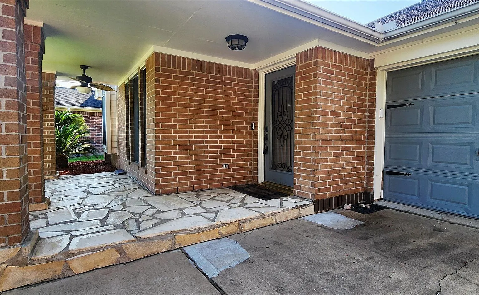 3 bed, 2.5 bath, 1666 sqft, $2,275 — Photo 2