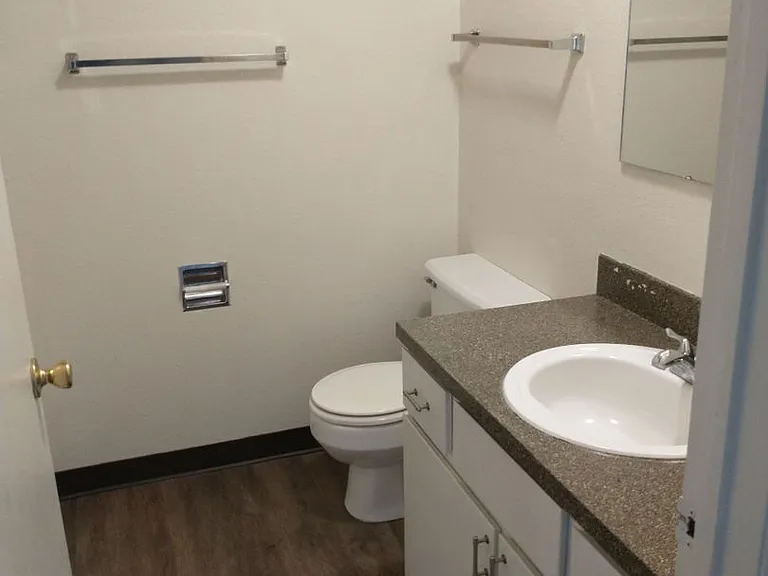 Pepper Tree Village Apartments — Photo 36