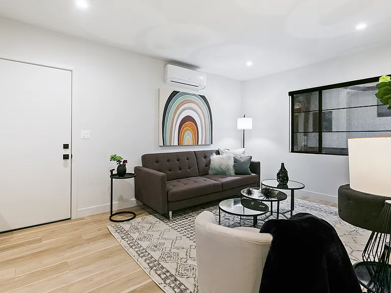 223 Lucas Ave #1 — Photo 5