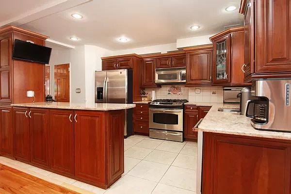 1st image of 2423 88th St
