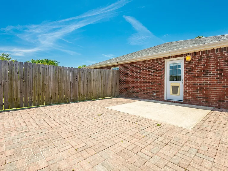 2104 Frontera St — Photo 25