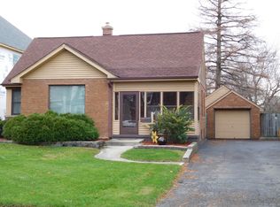 851 N Eagle St, Naperville, IL 60563