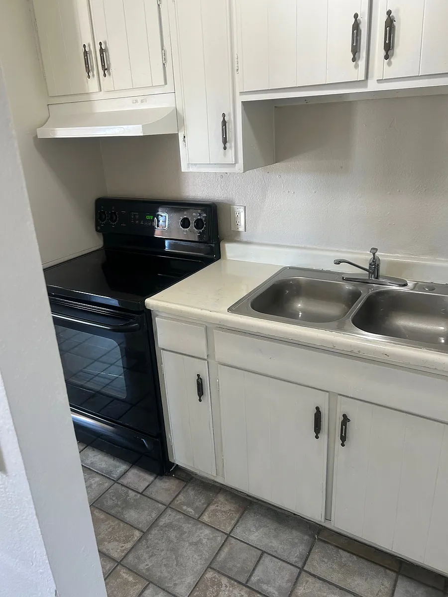 Building Photo - 1205 Yosemite St #9