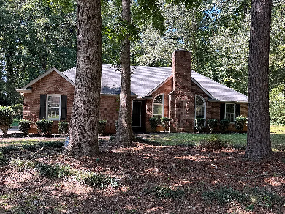 103 Lakeview Ln