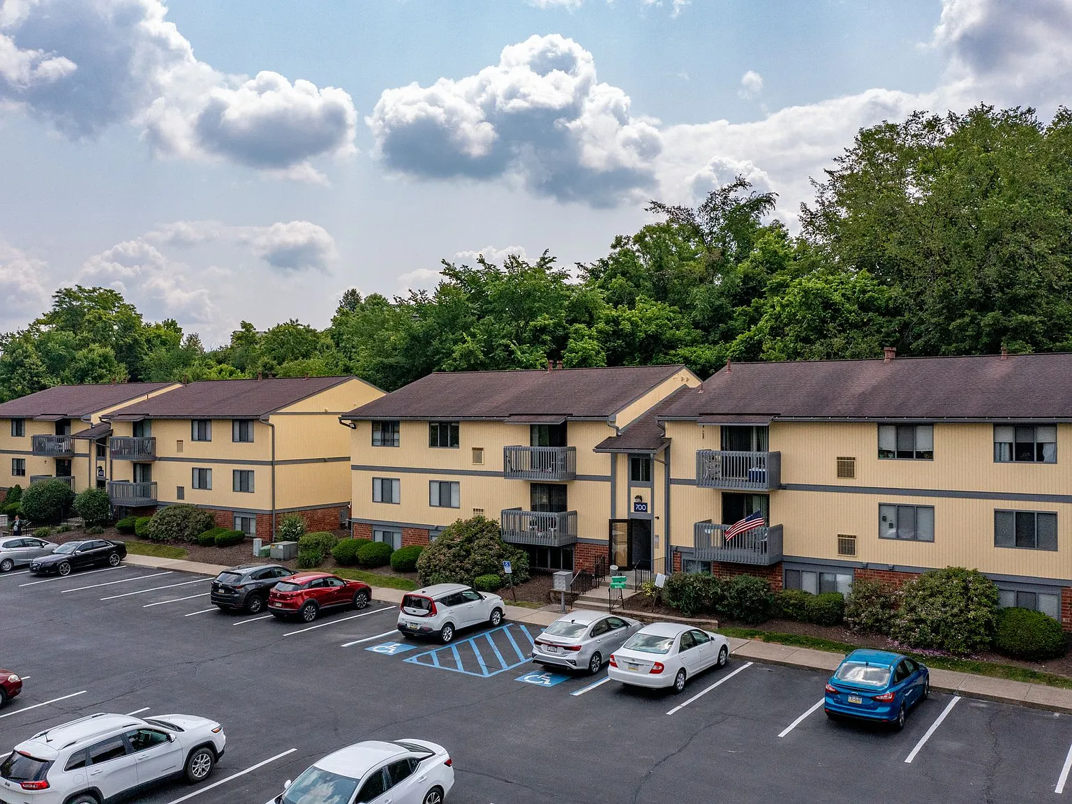 OakWood Park -- No up-front security deposit required! — Photo 3
