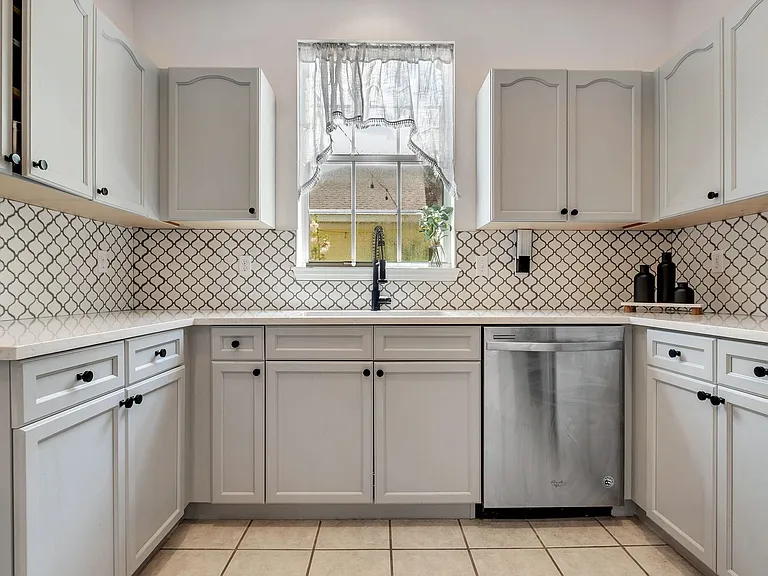 4311 Four Oaks Blvd — Photo 13