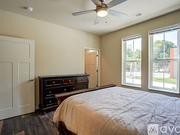 4th image of 480 N Sherman Ave #105