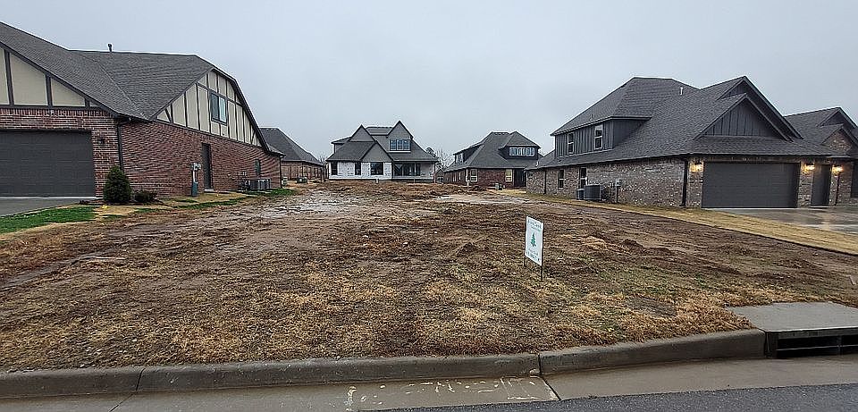 1st image of 807 N 88th St