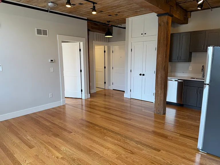 1665 Main Street — Photo 17
