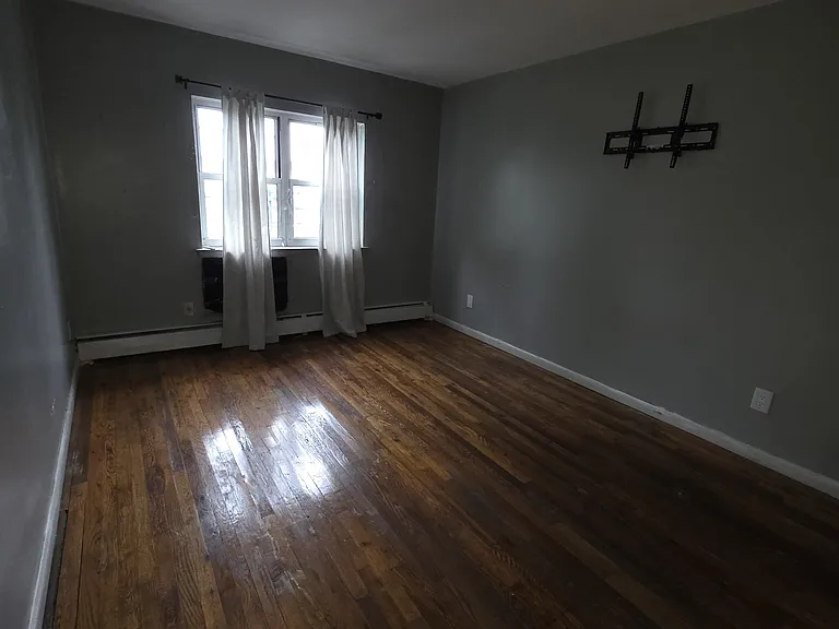 56 Locust Hill Ave #1G — Photo 2