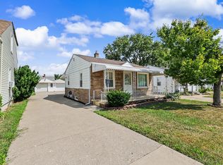 28674 Krauter St, Garden City, MI 48135