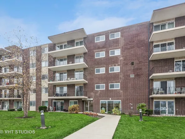 5300 Walnut Ave APT 12E, Downers Grove, IL 60515