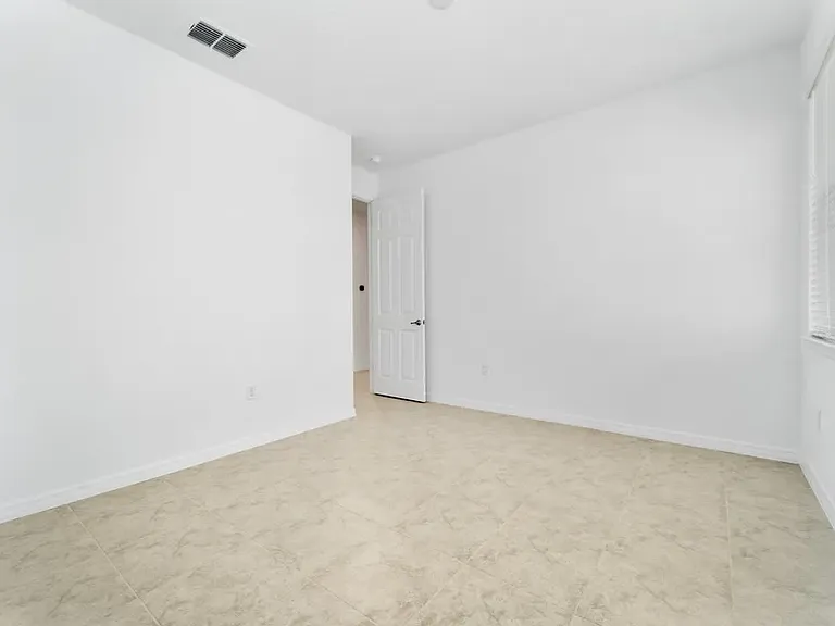 7552 SW 56th Pl — Photo 15