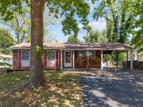 11915 Glenpark Dr, Maryland Heights, MO 63043