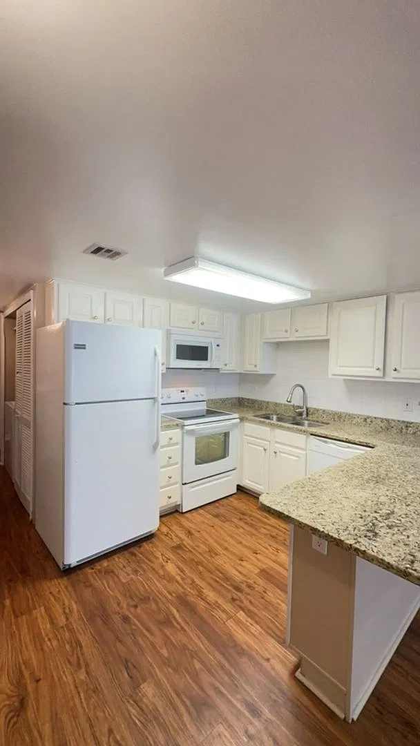 3Bed/ 2Bath ground floor unit at St. Christopher Condos for $3300 per month! Lease includes TWO p... — Photo 3