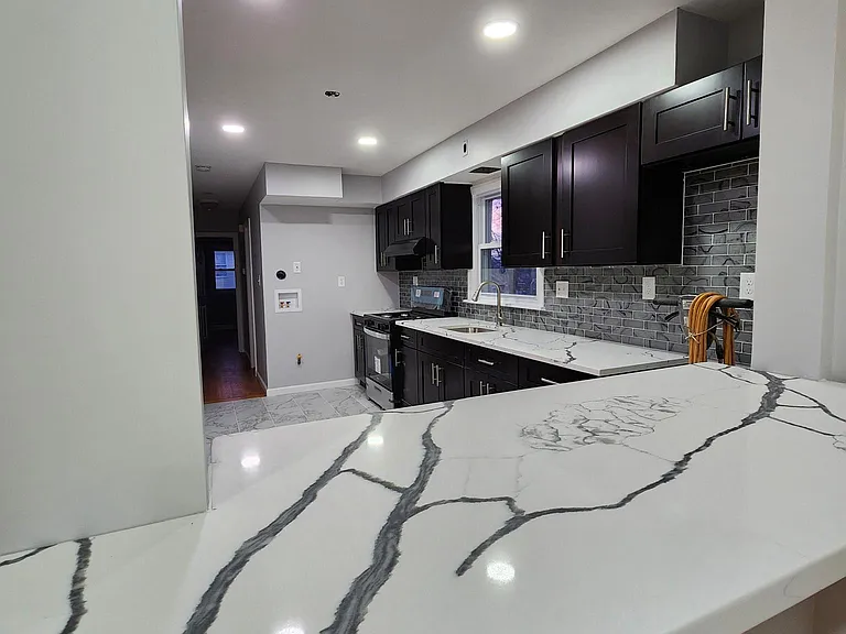 147 McAdoo Ave #1 — Photo 34