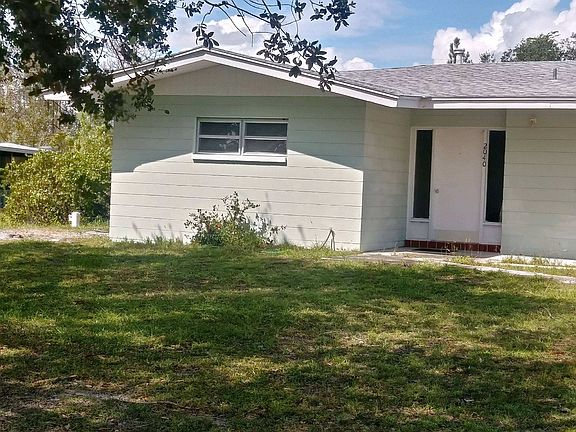 4th image of 2040 Laguna Dr