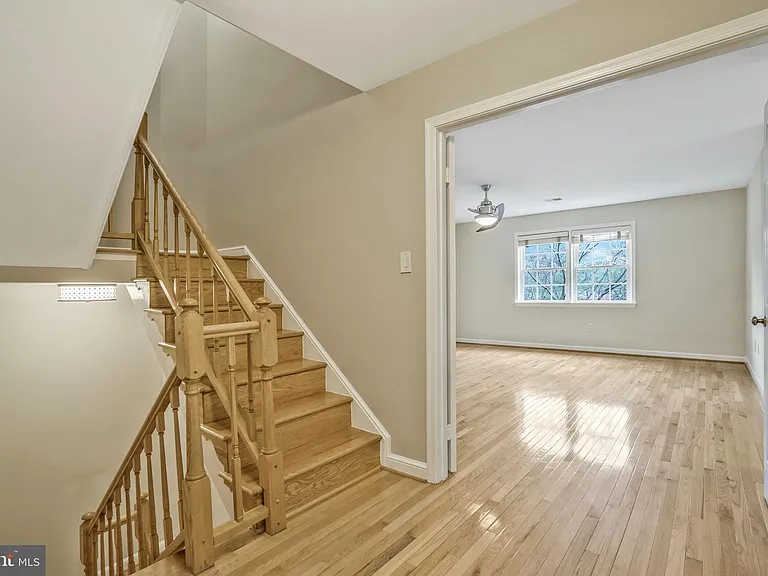 6366 Brampton Ct — Photo 20