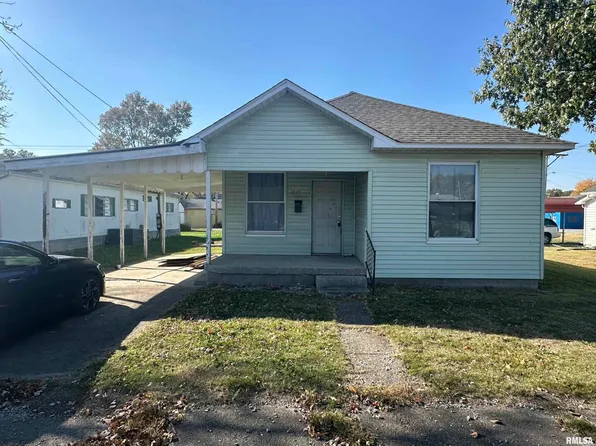 1317 N 14th St, Herrin, IL 62948