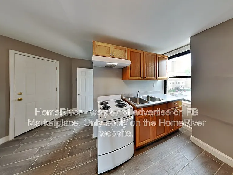 33 S 18th St #2 — Photo 2