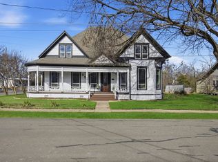 520 W 9th St, Bonham, TX 75418