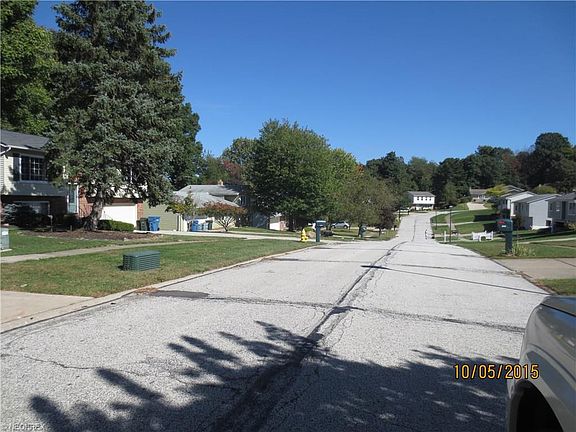 3rd image of 9300 Munich Dr