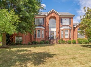 912 Grapevine Ln, Nashville, TN 37221