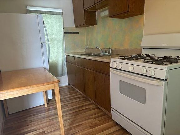 4th image of 1208 Walker St