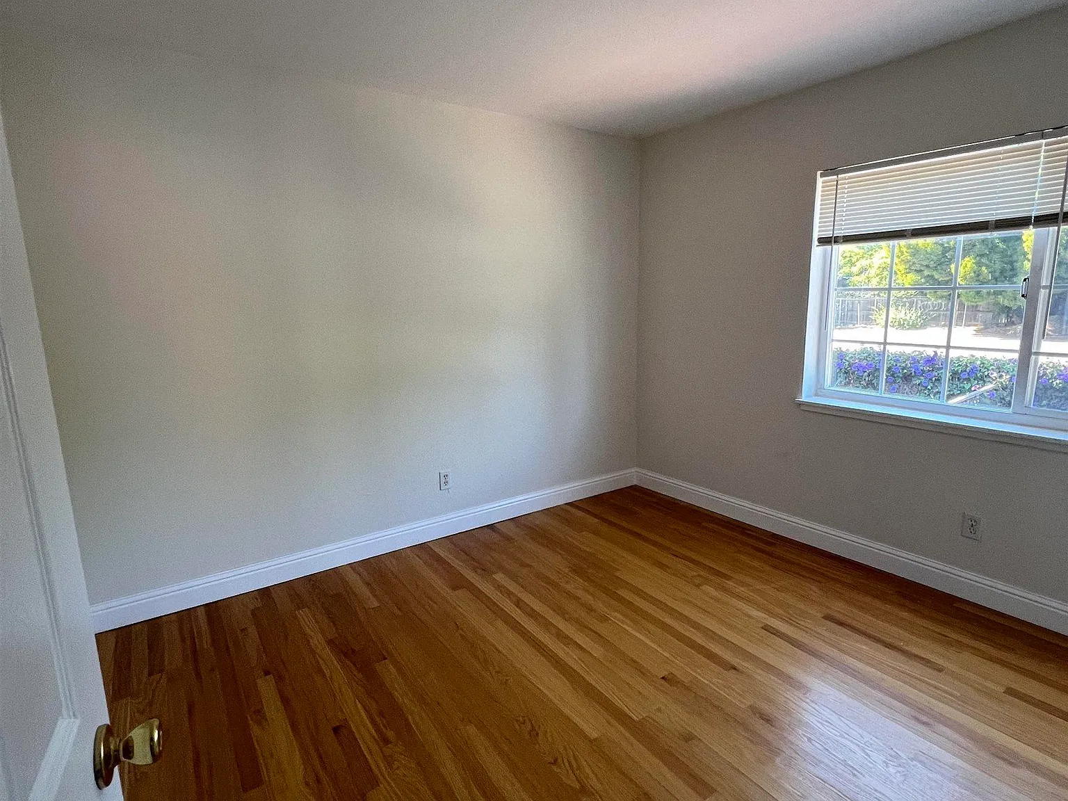 2 bed, 715 sqft, $2,950 — Photo 3