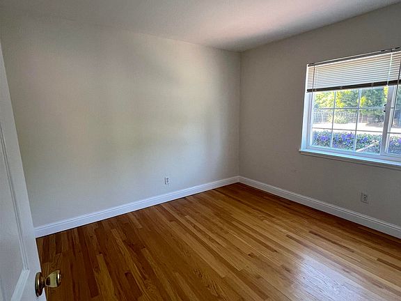3rd image of 3244 Ellis St APT D