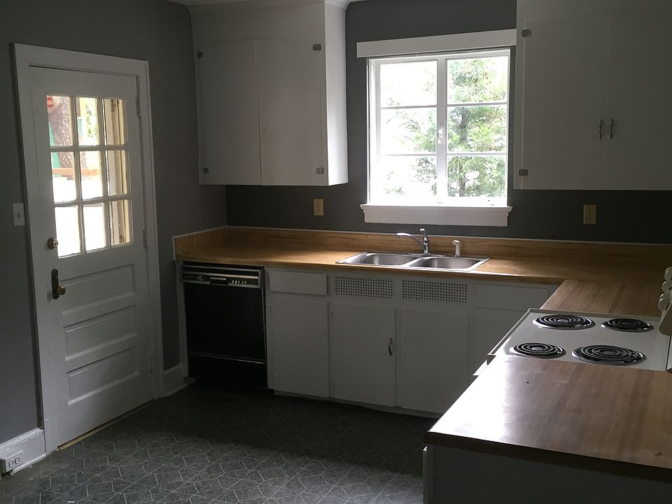 1st image of 119 Westmoreland Ct APT 2