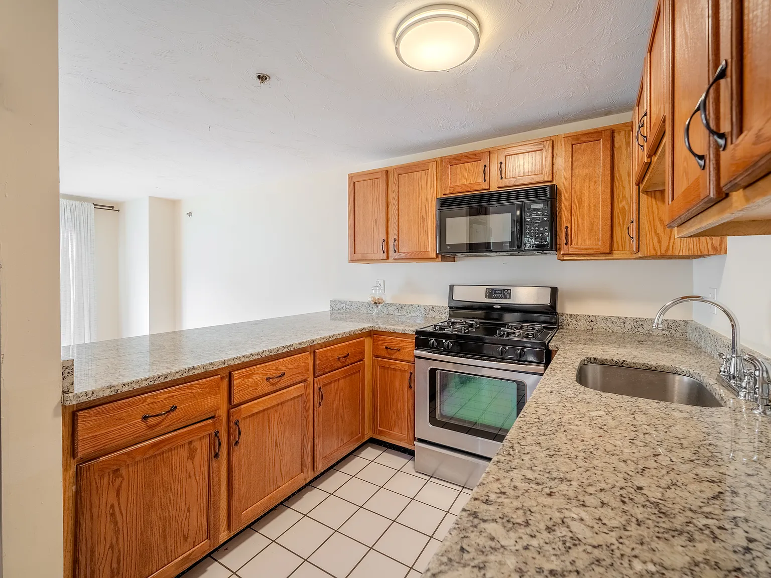 2 bed, 2.5 bath, 1009 sqft, $2,800 — Photo 3
