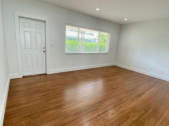 Front door & Living Room