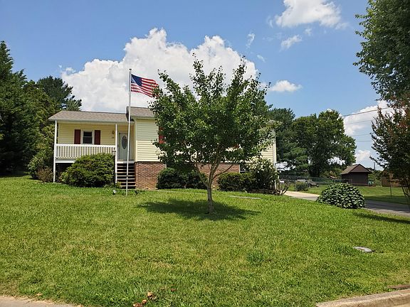 3rd image of 3402 Whitehall Dr