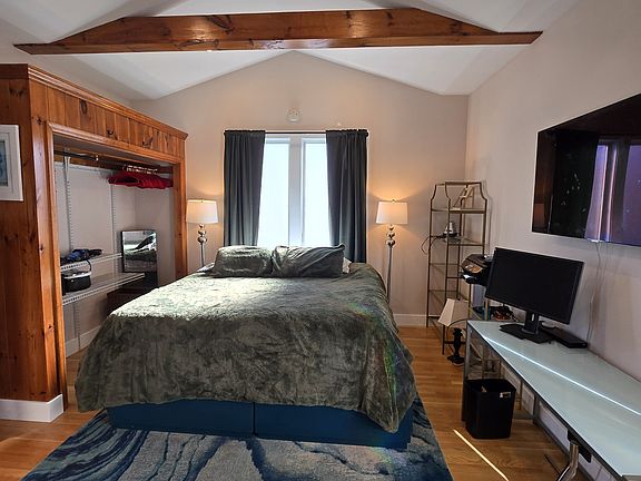 2nd image of 226 Bowne St #2