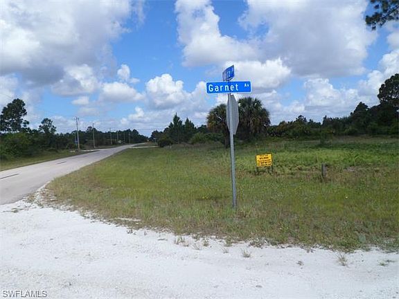 3rd image of 946 Garnet Ave