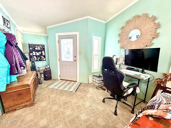 4th image of 231 Peary Cir