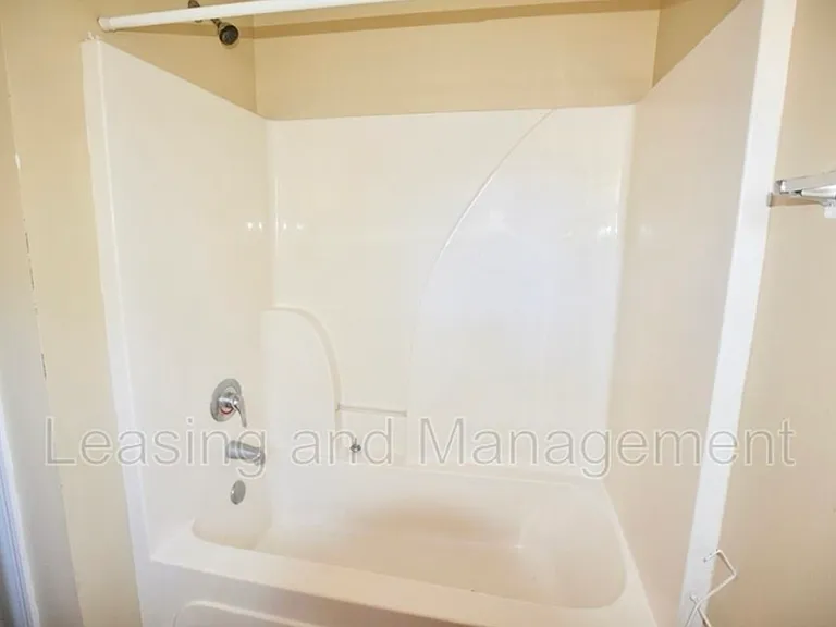 7983 Shadow Oak Dr — Photo 3