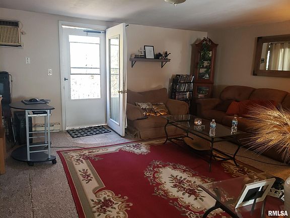 3rd image of 220 Skyline Dr