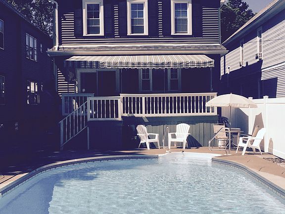 2nd image of 424 Cumberland Ave