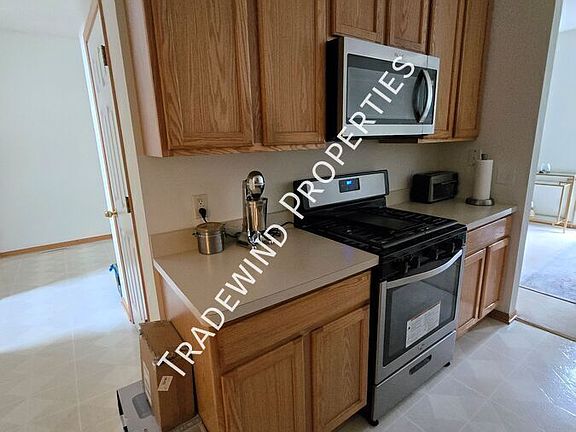2nd image of 3912 Everest Ln N