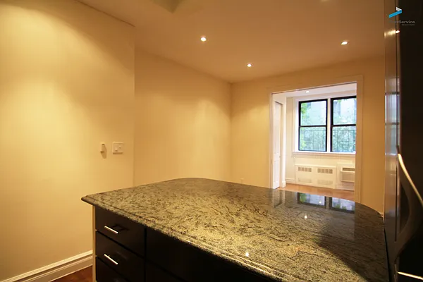 Rented by FirstService Realty (legacy) | media 19