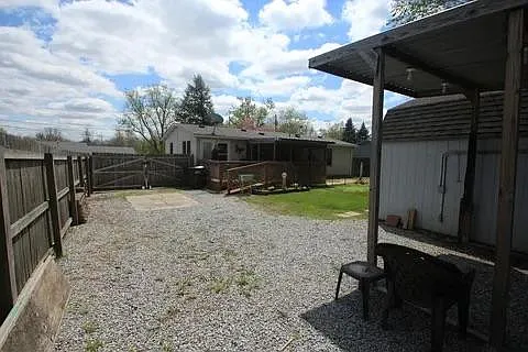 3 bed, 1056 sqft, $1,700 — Photo 3