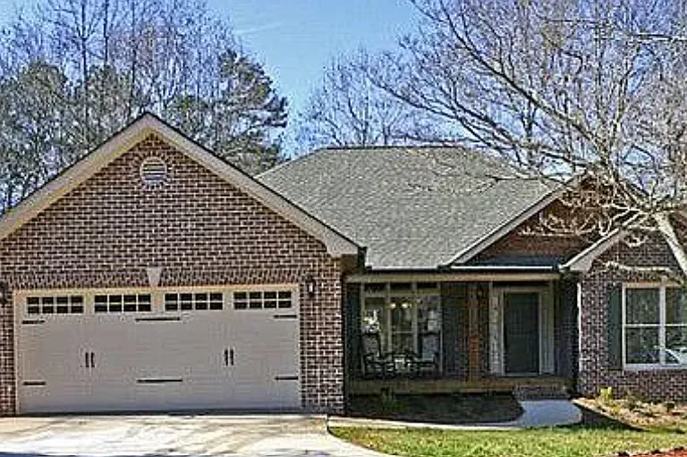 Front of House prior to paint job