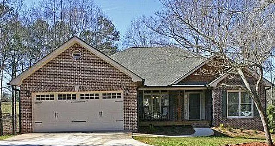 Front of House prior to paint job