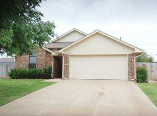 1613 SE Walnut Creek Rd, Lawton, OK 73501