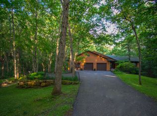 429 Krattley Ln, Hudson, WI 54016
